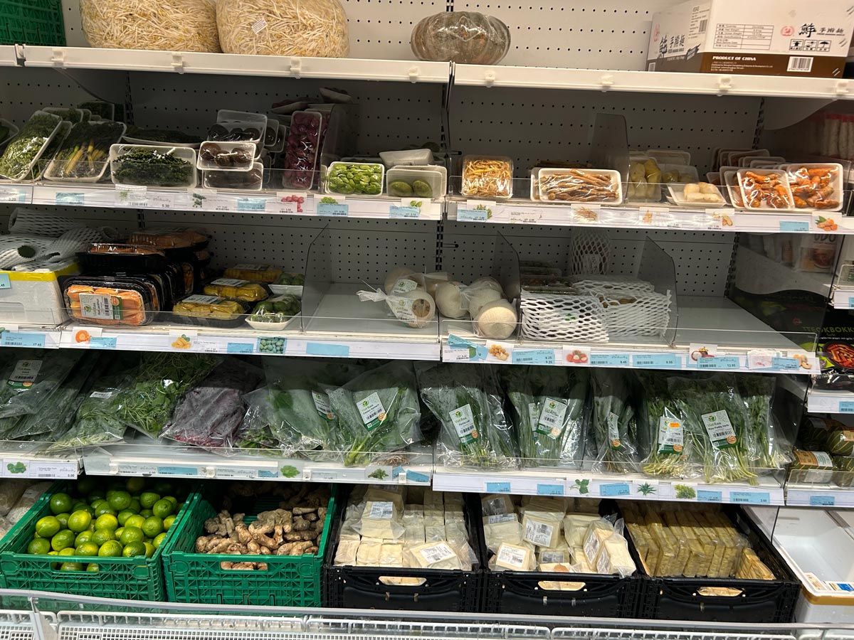 Frischezutaten, Tofu und Ingwer im Asiaway Shop