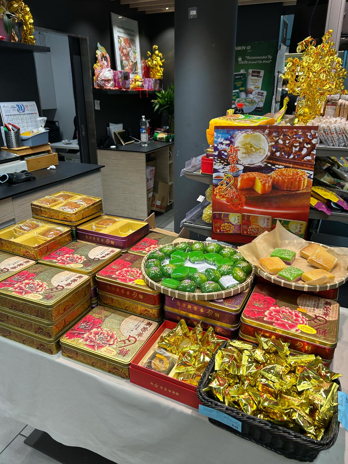 Mondkuchen und Asiatische Gebäcke im Asiaway Shop